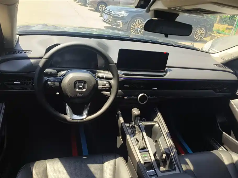 Honda Accord 2023 — фото 12