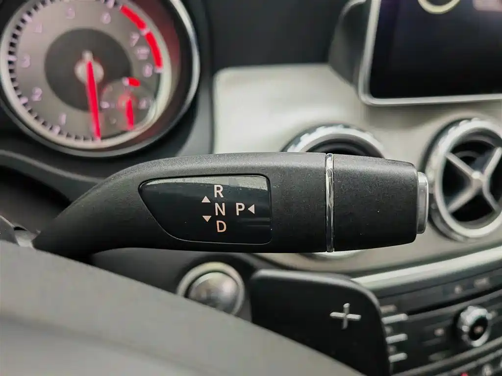 Mercedes-Benz GLA 2016 — фото 13