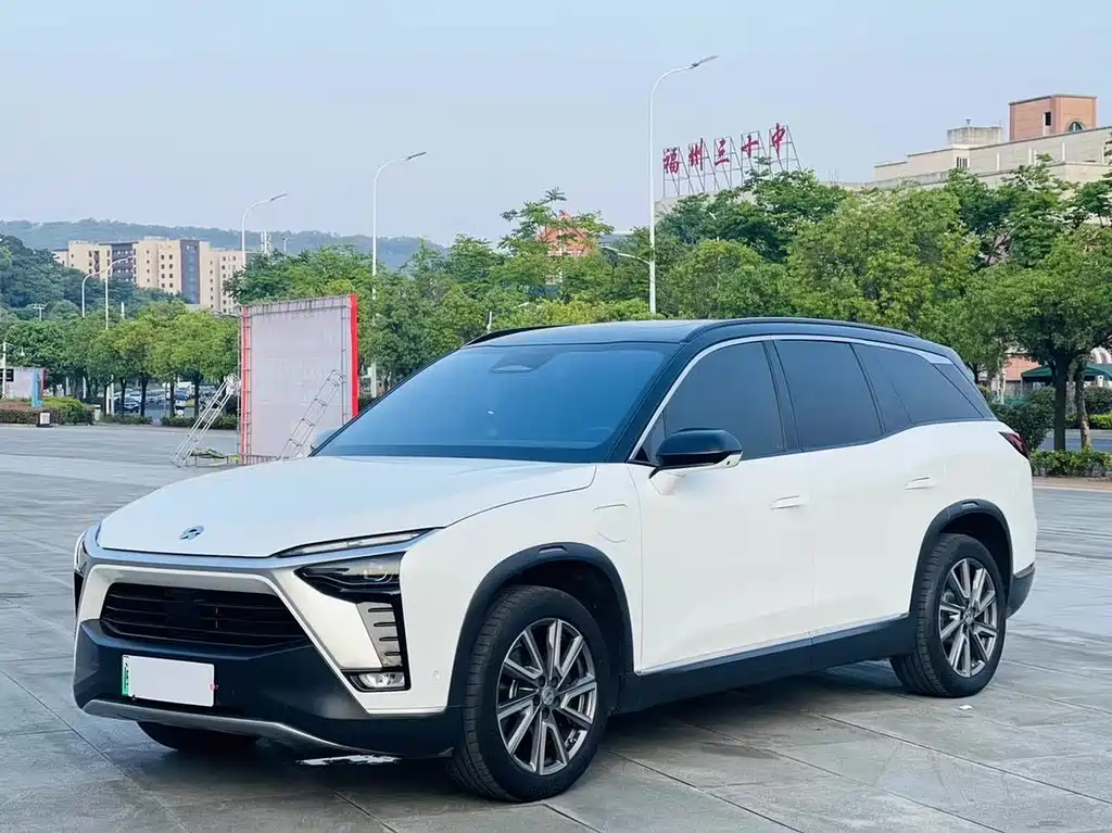 NIO ES8 2023