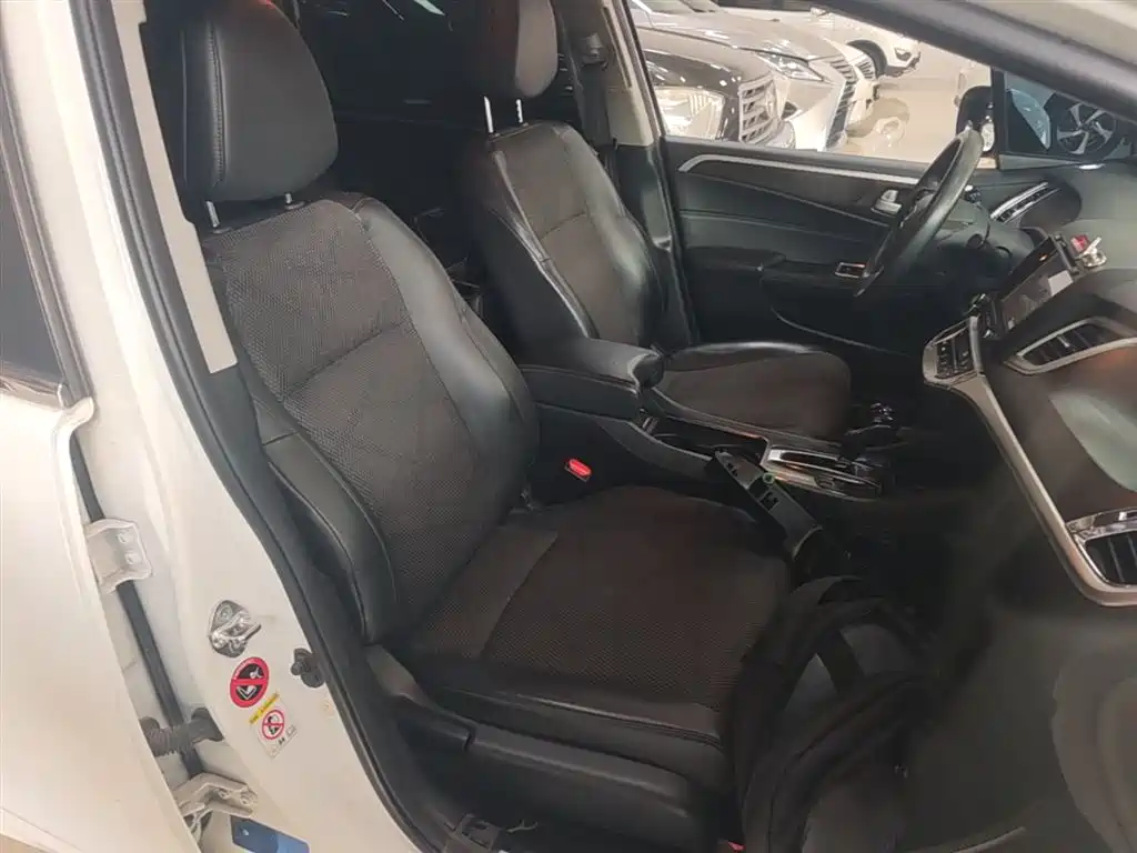 Honda Jade 2015 — фото 25