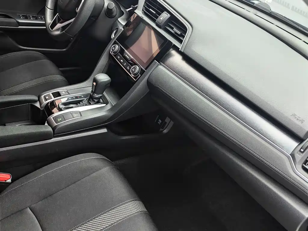 Honda Civic 2017 — фото 10