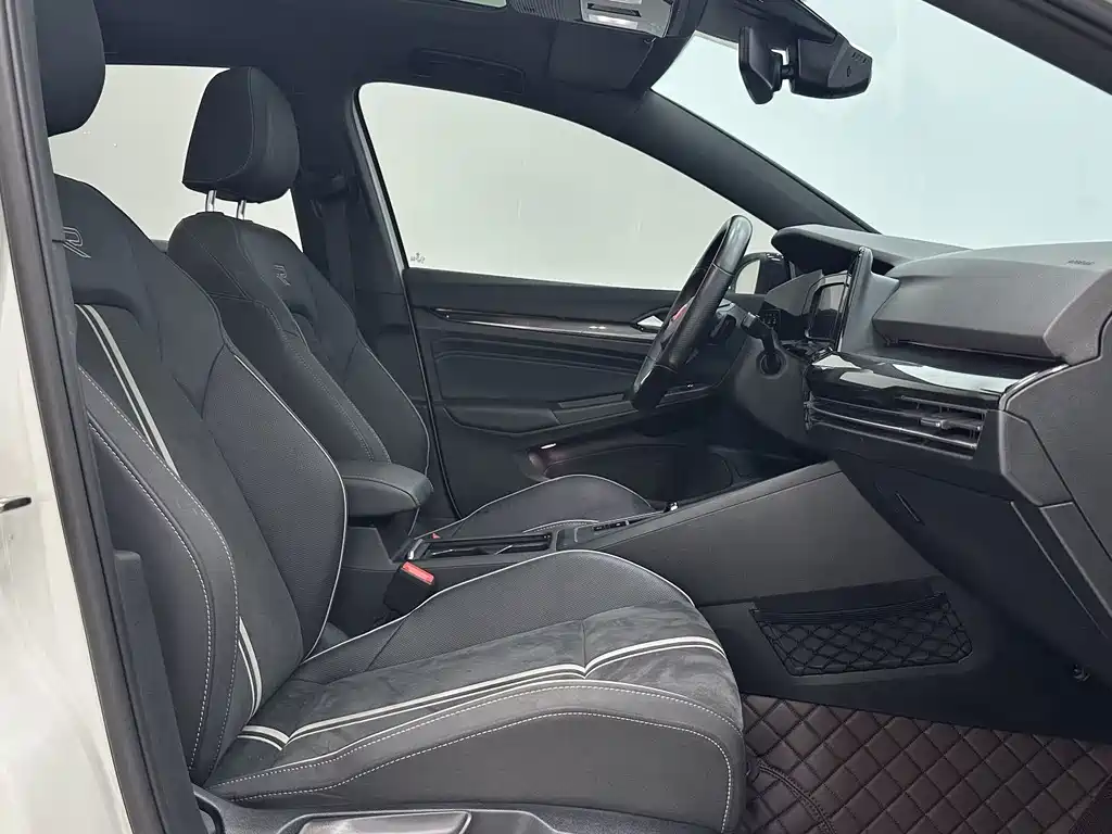 Volkswagen Golf 2022 — фото 9