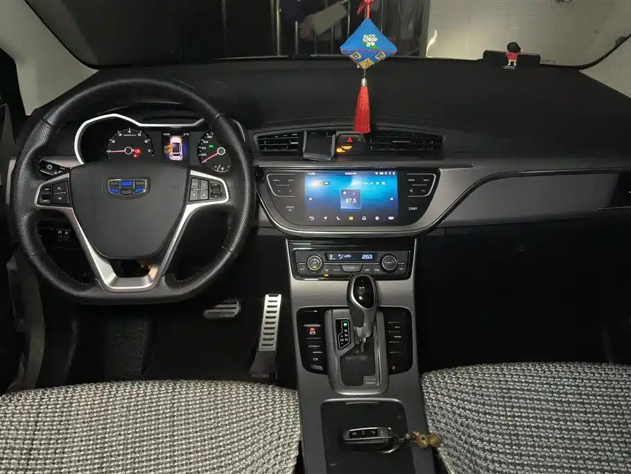 Geely Emgrand GS 2018 — фото 12
