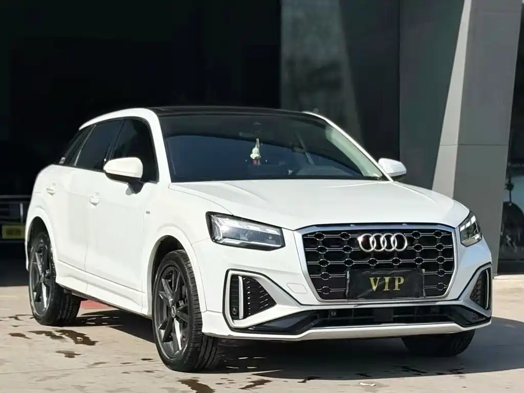 Audi Q2L 2023