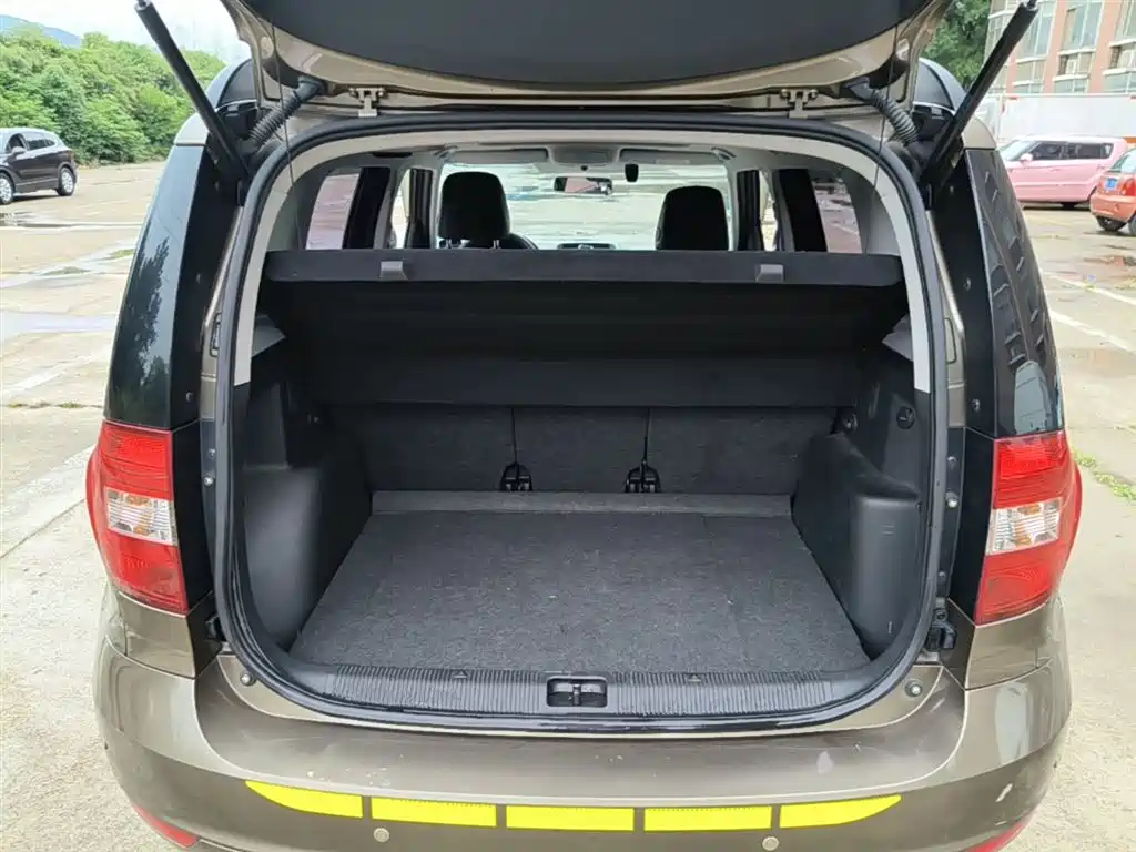 Skoda Yeti 2018 — фото 19