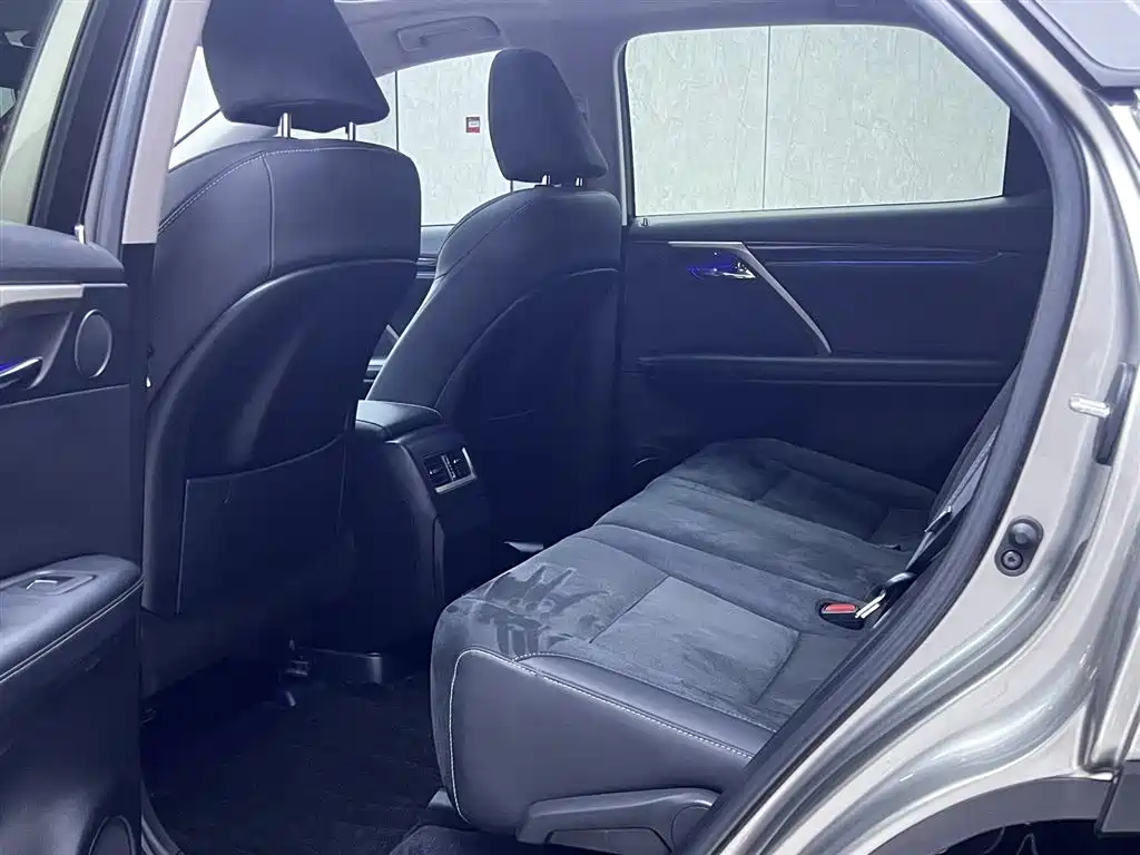 Lexus RX 2021