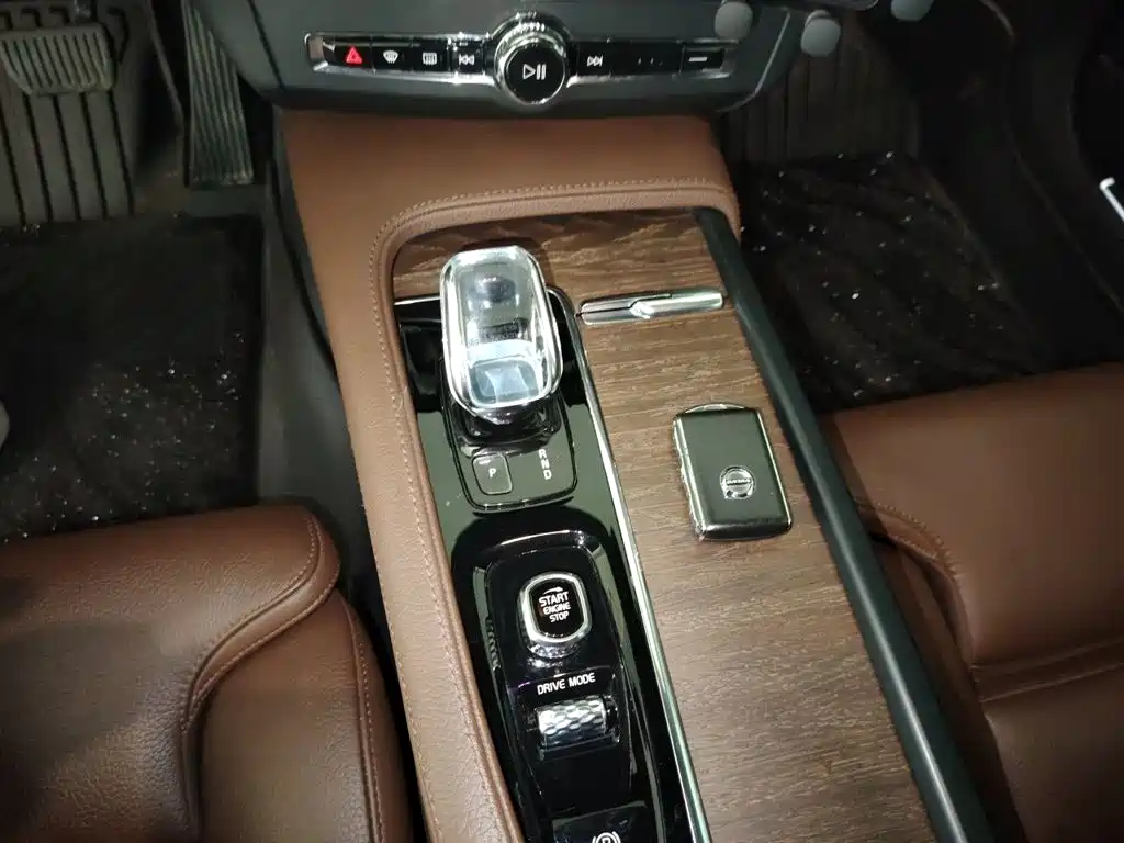 Volvo S90 2021 — фото 15