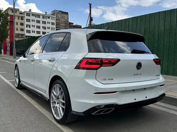 Volkswagen Golf 2021