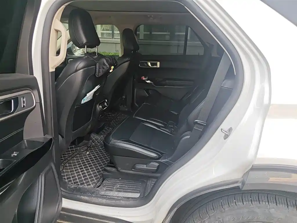 Ford Explorer 2020 — фото 15