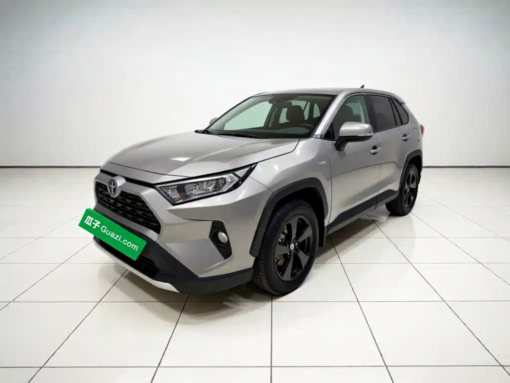 Toyota RAV4 2022 — фото 1
