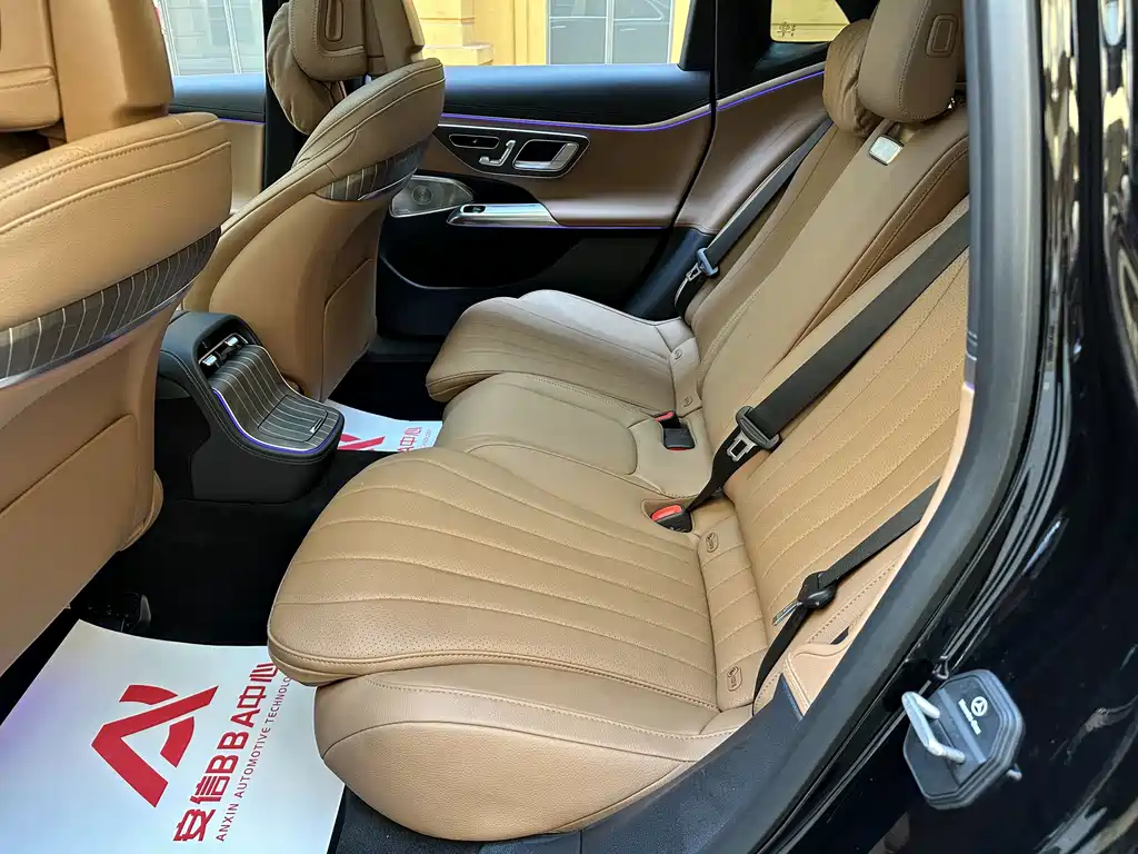 Mercedes-Benz E-Class 2025 — фото 11