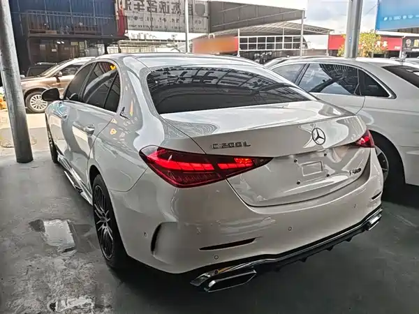 Mercedes-Benz C-Class 2024