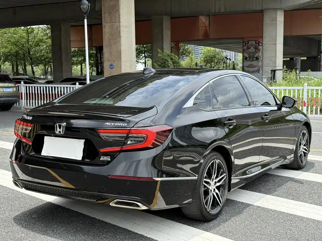 Honda Accord 2022 — фото 12