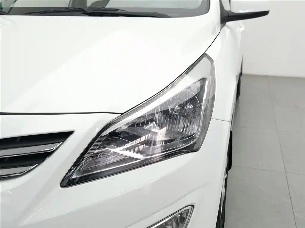 Hyundai Verna 2017 — фото 7