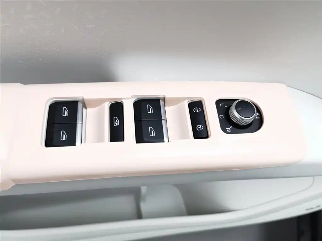 Geely Galaxy Starwish 2025 — фото 9