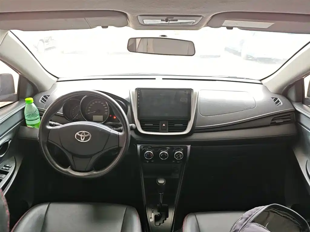 Toyota Yaris L 2021 — фото 10