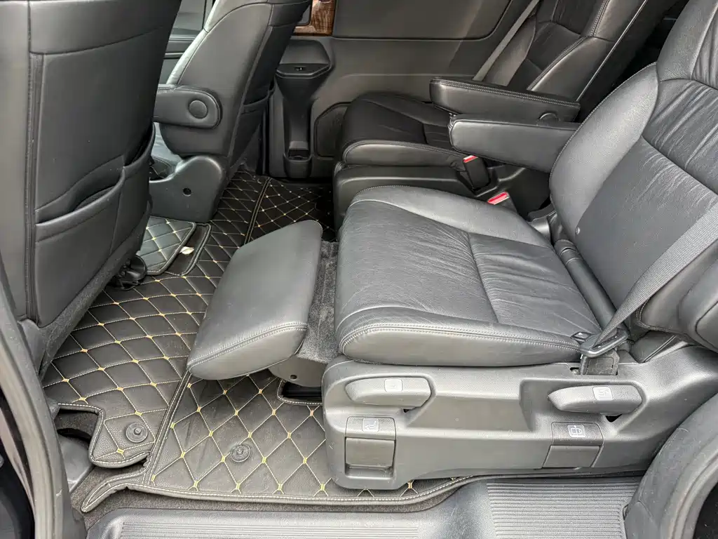 Honda Odyssey 2017 — фото 11