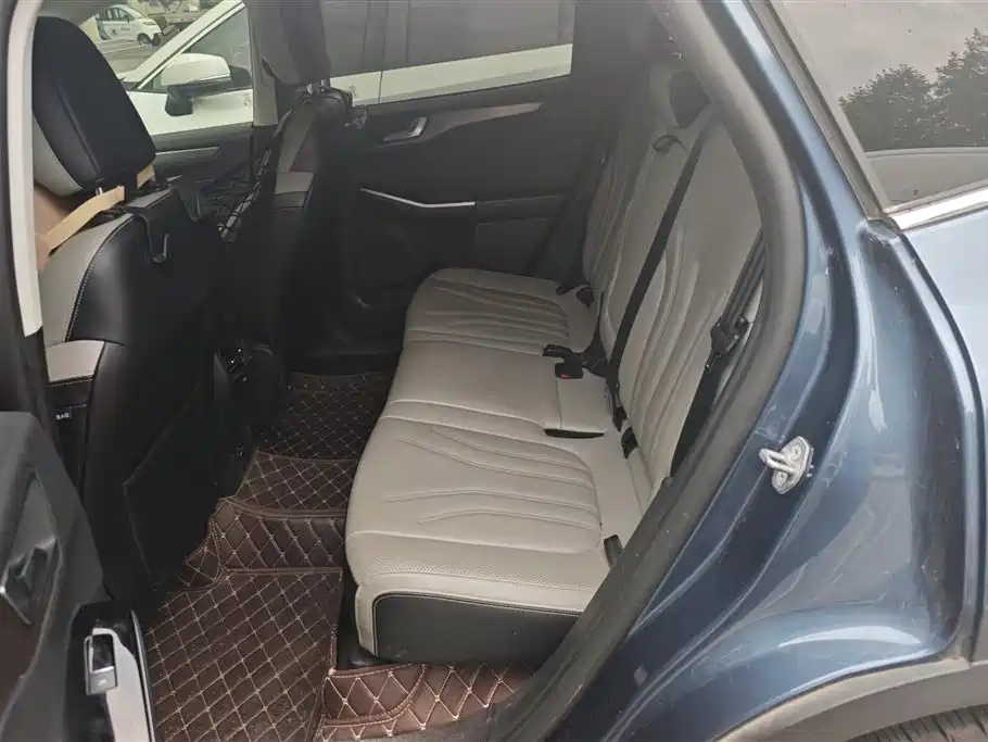 Ford Escape 2020 — фото 11