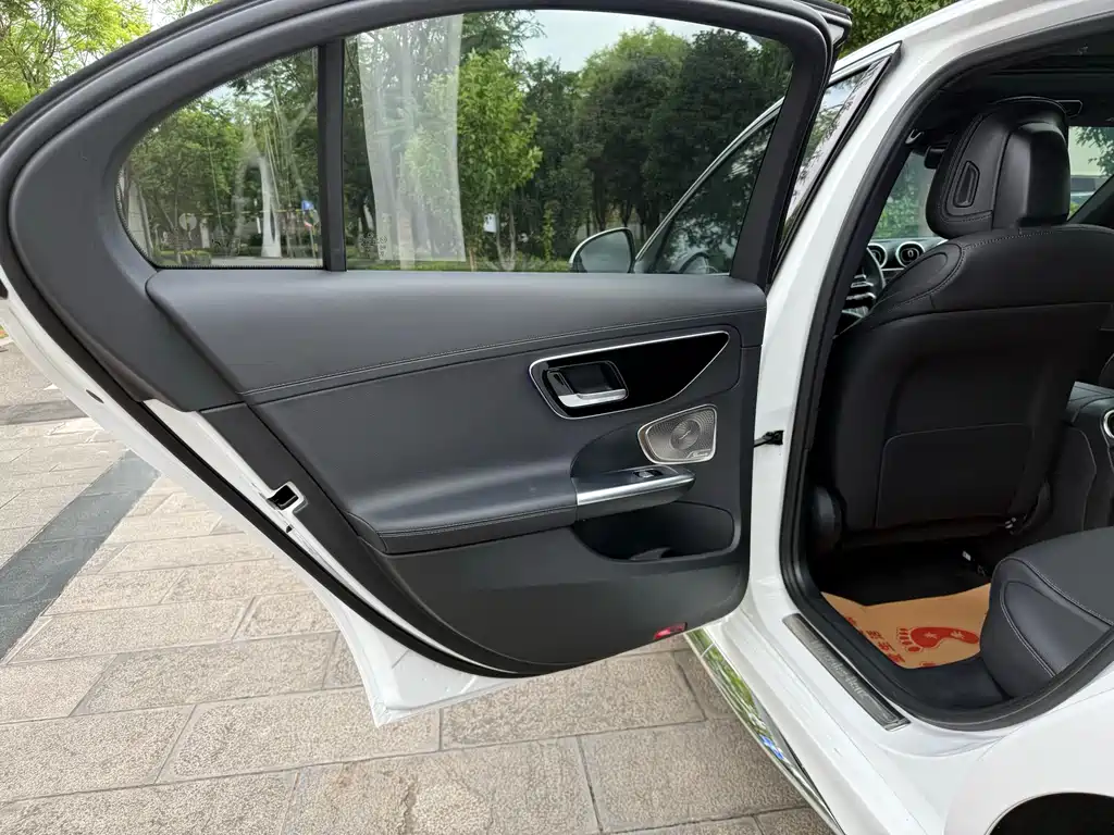 Mercedes-Benz C-Class 2023 — фото 19