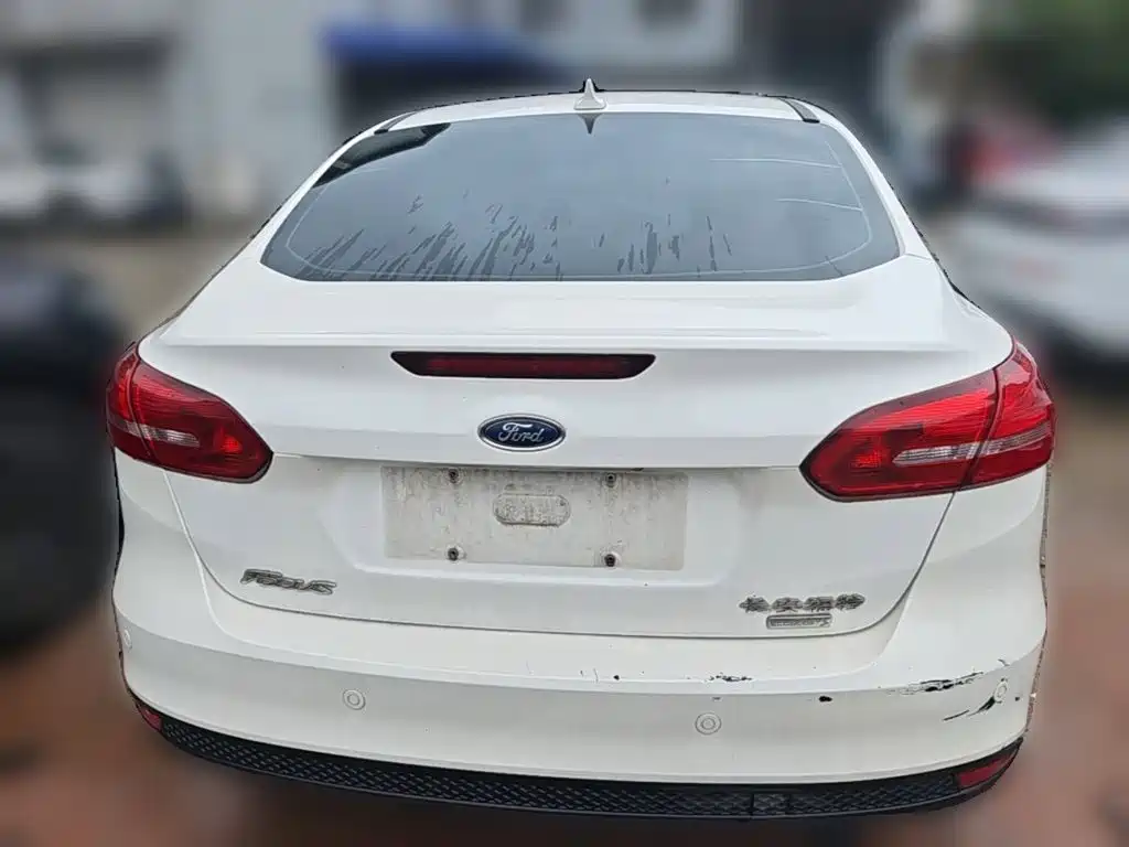 Ford Focus 2016 — фото 10