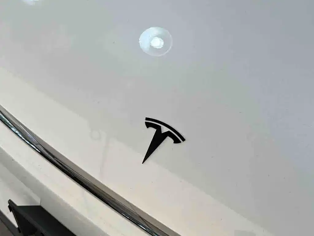 Tesla Model Y 2026 — фото 2
