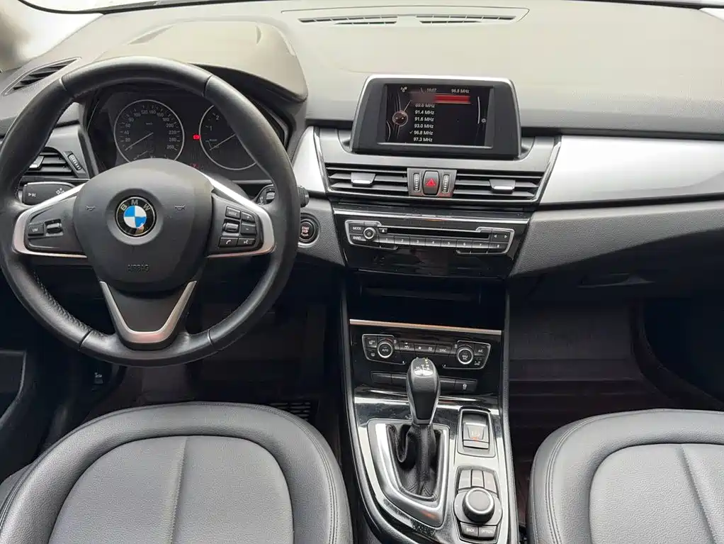 BMW 2 Series Active Tourer 2015 — фото 15