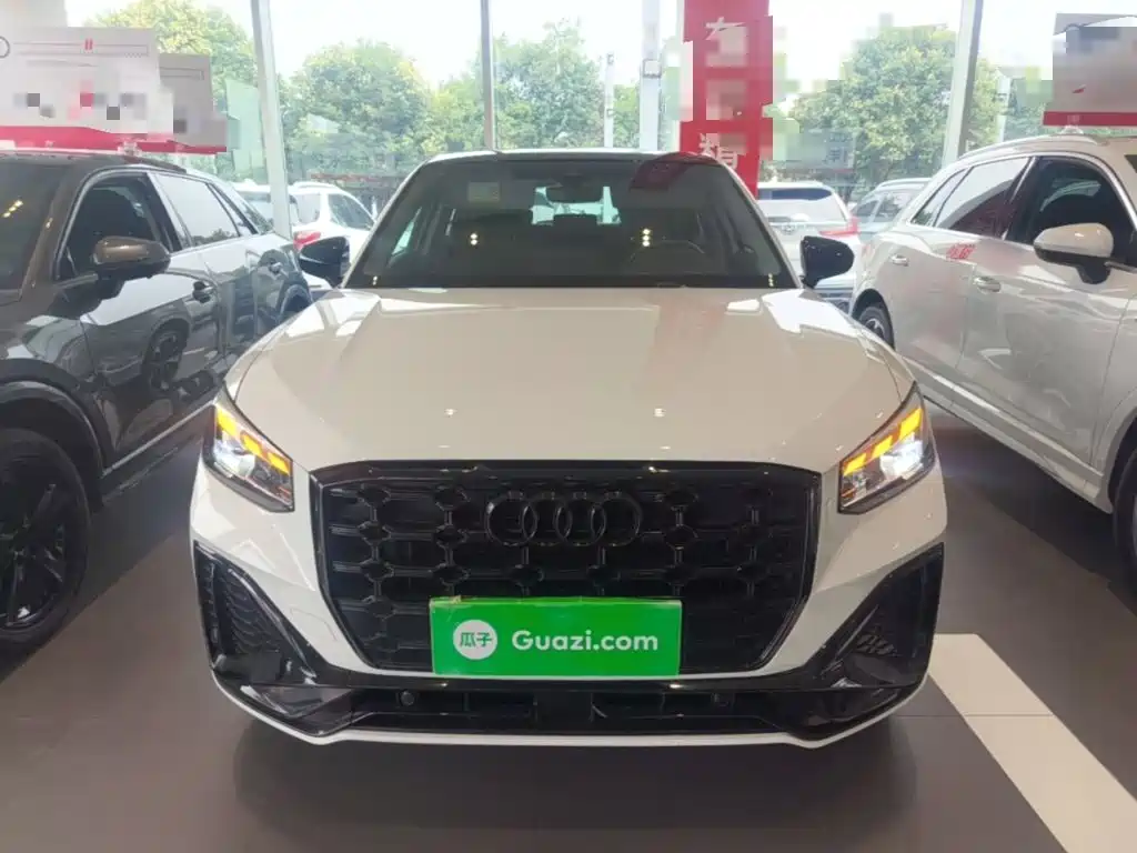 Audi Q2L 2024