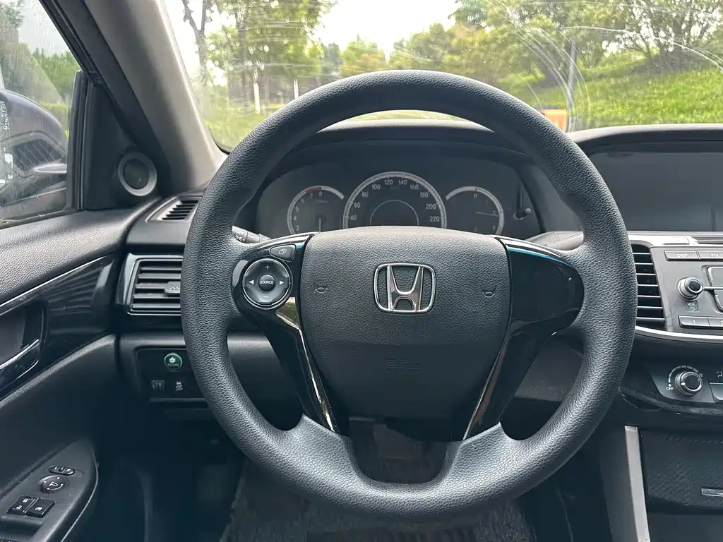 Honda Accord 2018 — фото 7