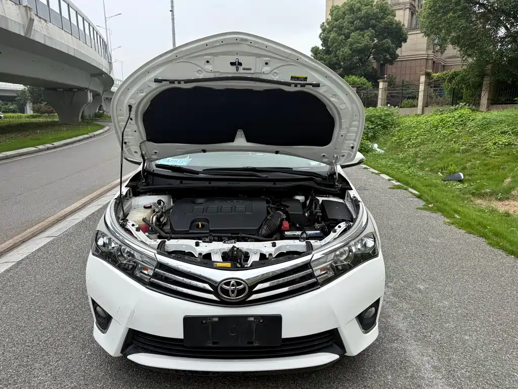 Toyota Corolla 2015 — фото 18