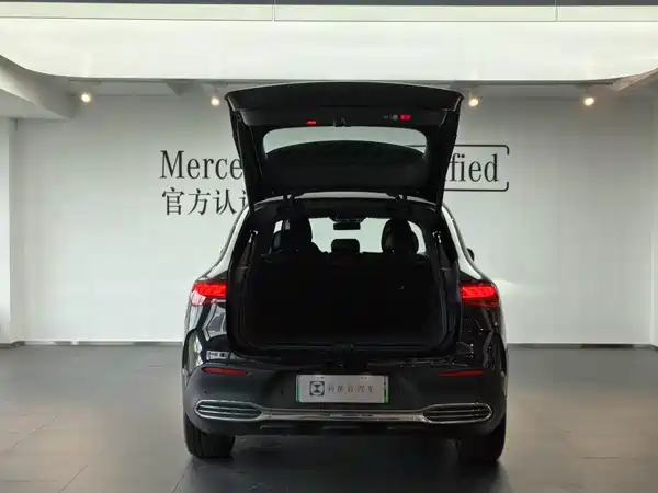 Mercedes-Benz EQE SUV 2025