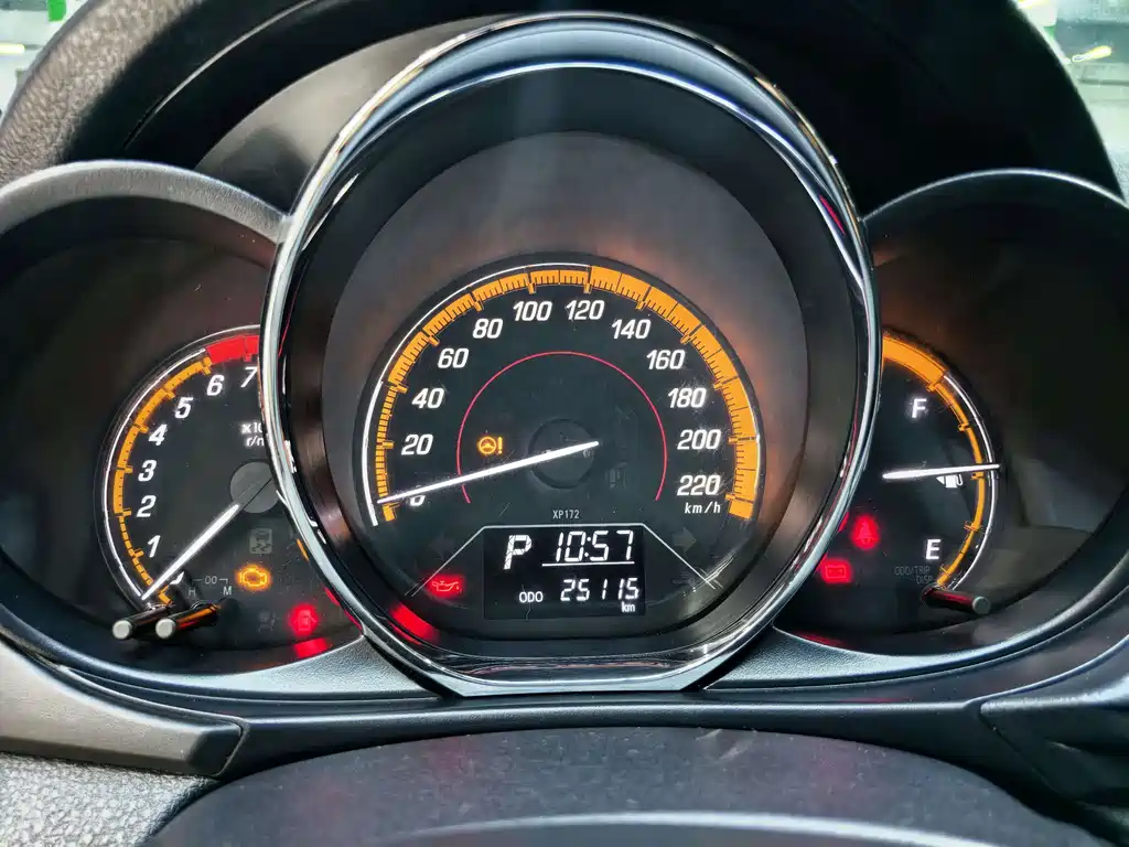 Toyota Yaris L 2023 — фото 14
