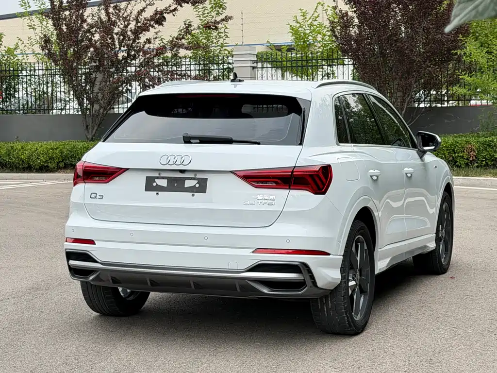 Audi Q3 2022 — фото 16