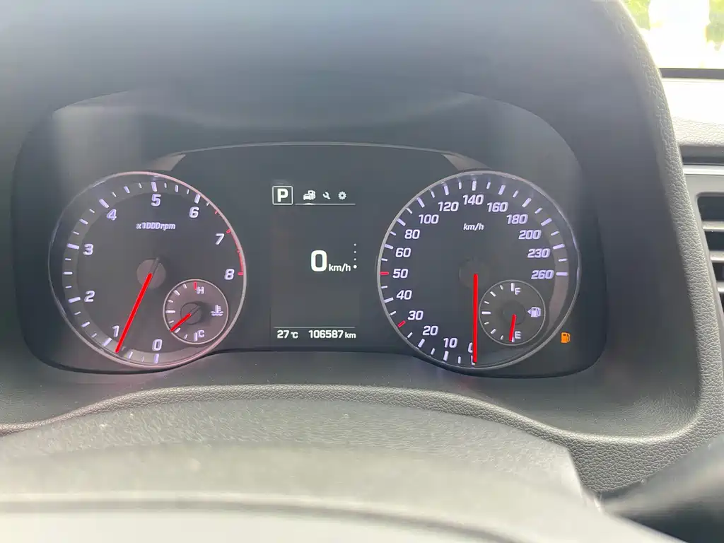 Hyundai Elantra 2019 — фото 16