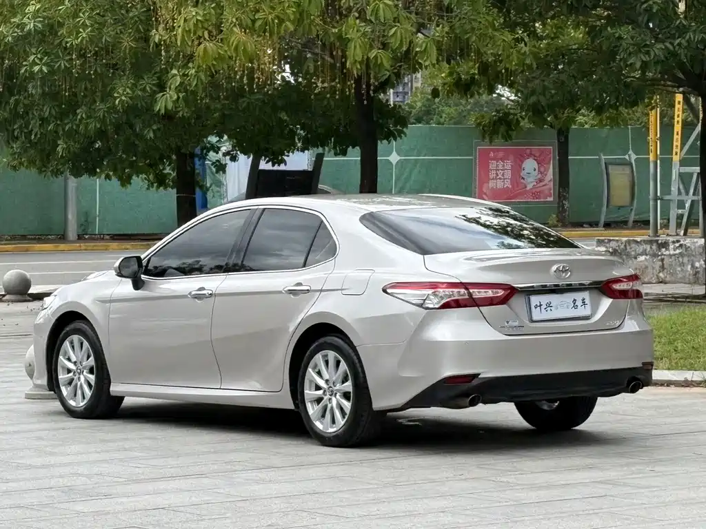 Toyota Camry 2020 — фото 13