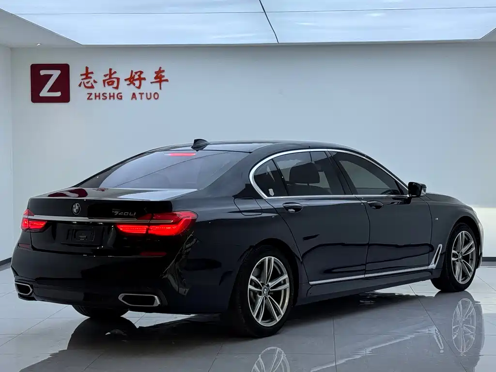 BMW 7 Series 2018 — фото 14