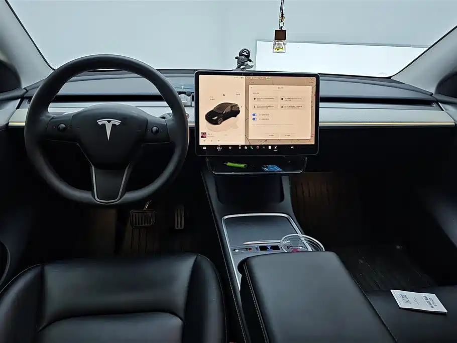 Tesla Model Y 2024 — фото 12
