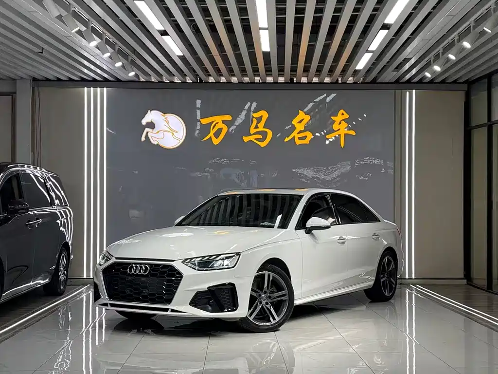 Audi A4L 2021 — фото 1