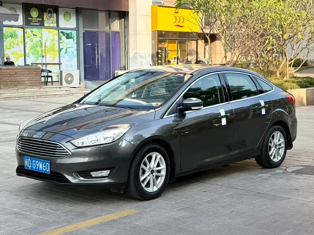 Ford Focus 2017 — фото 1