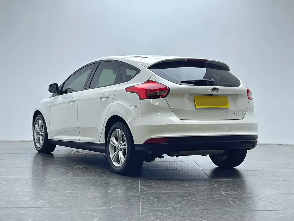 Ford Focus 2018 — фото 6