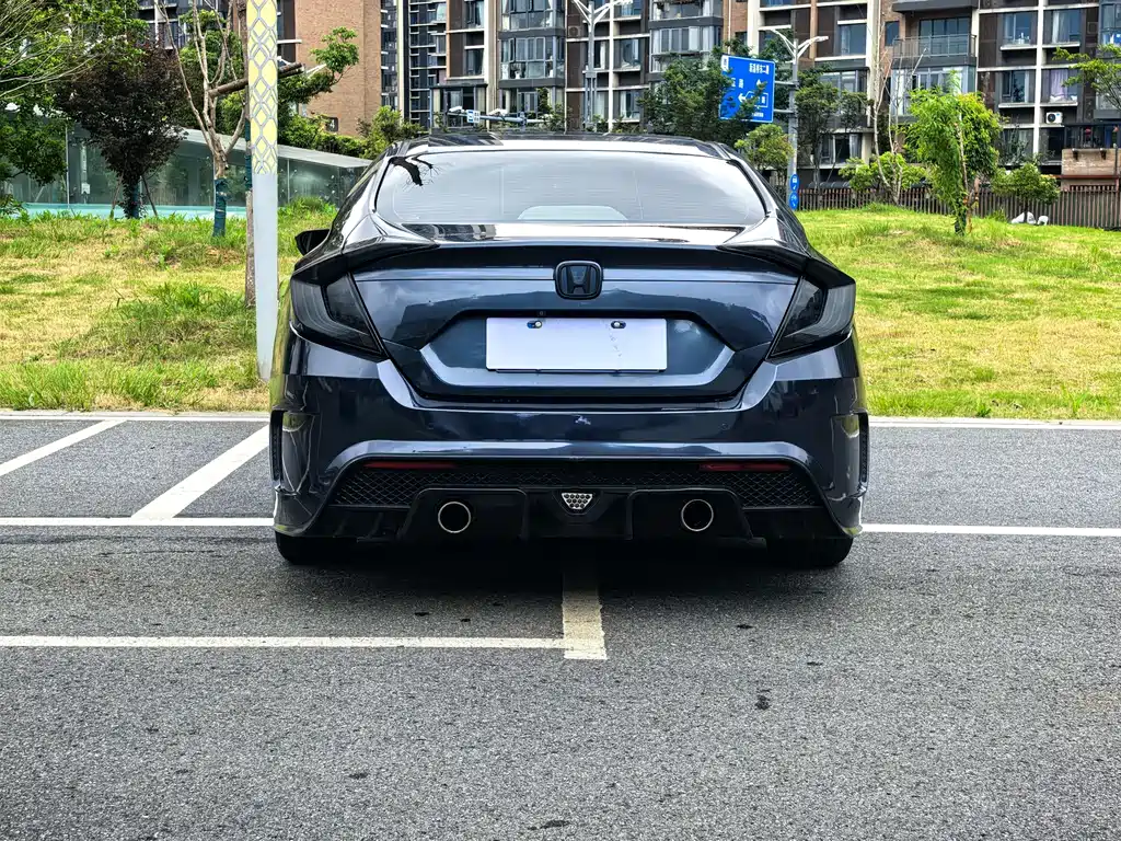 Honda Civic 2018 — фото 11
