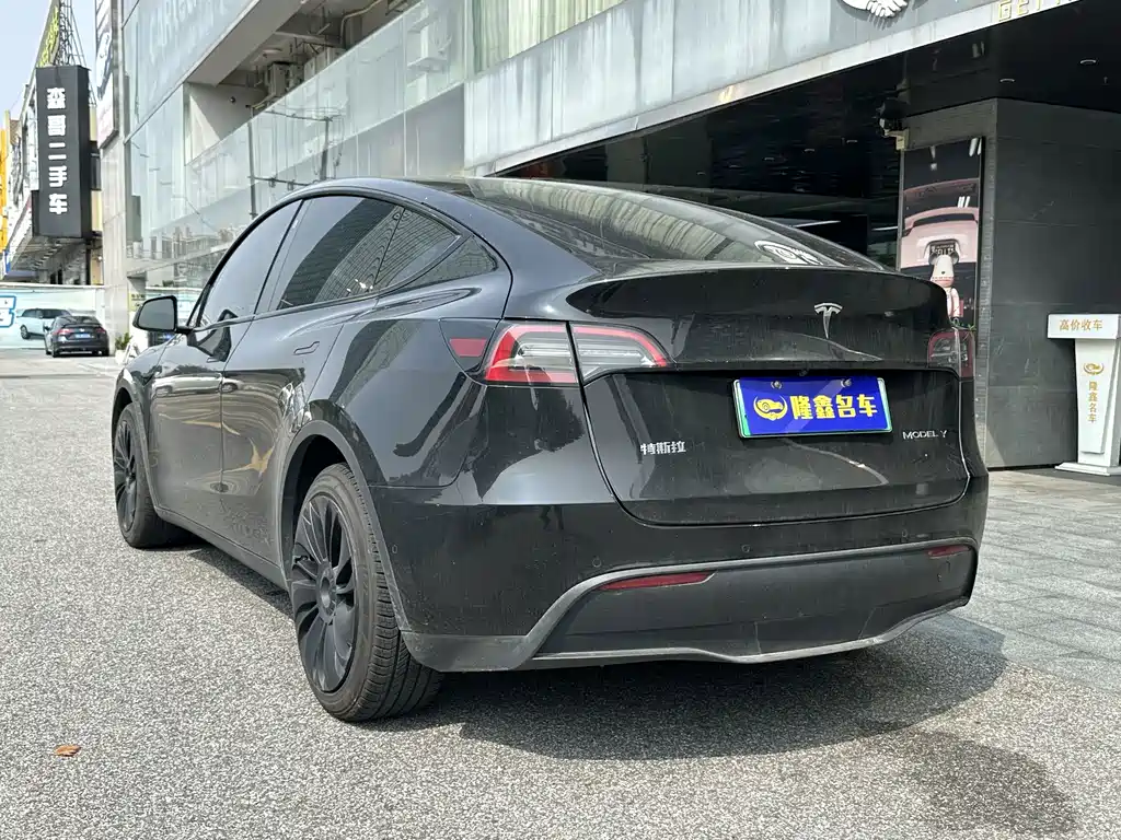 Tesla Model Y 2023 — фото 6