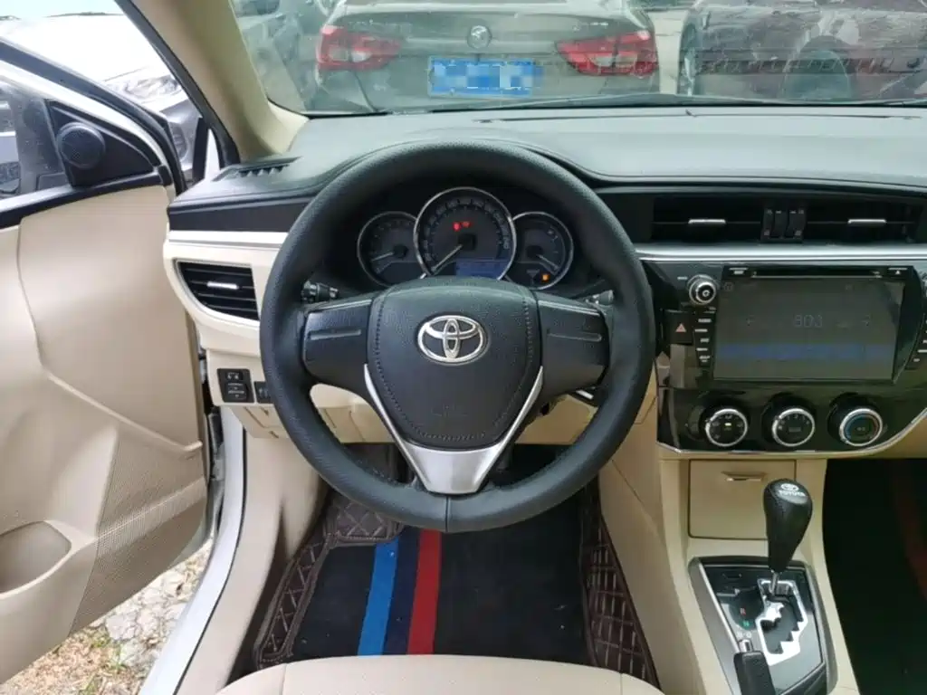 Toyota Corolla 2015 — фото 11