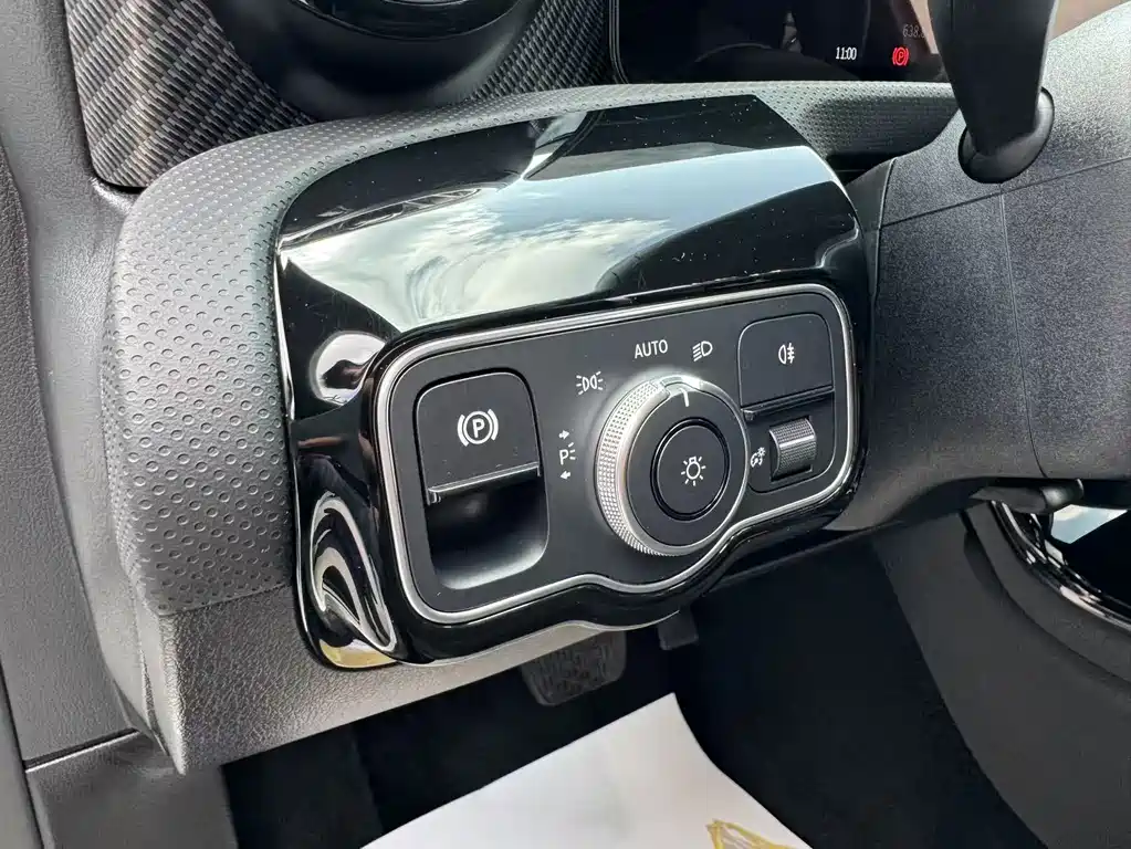 Mercedes-Benz A-Class 2023 — фото 25