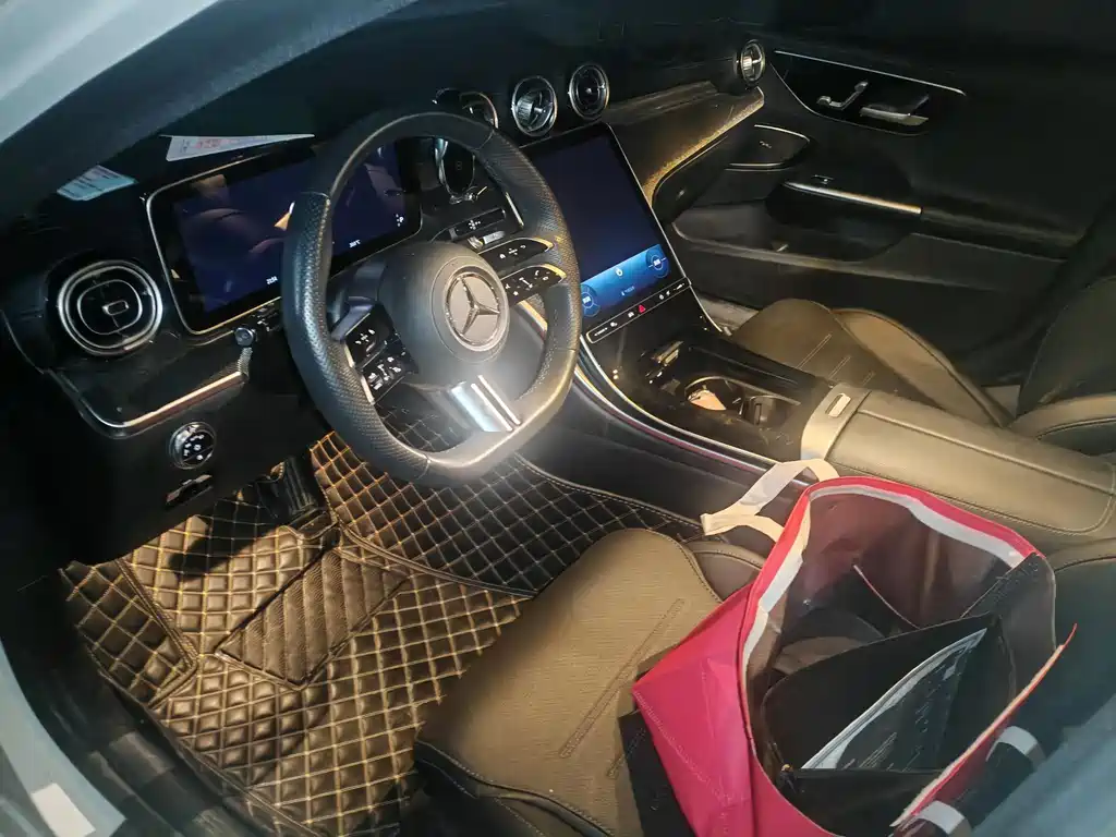 Mercedes-Benz C-Class 2023 — фото 2