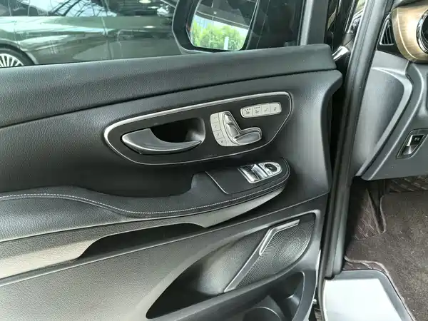 Mercedes-Benz V-Class 2024