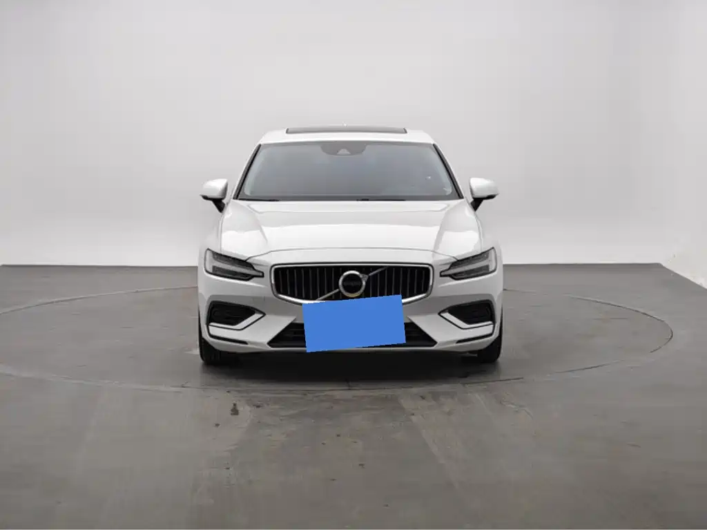 Volvo S60 2022 — фото 2