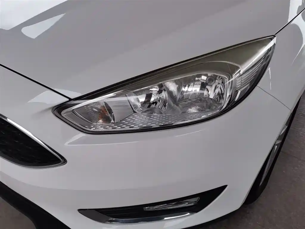 Ford Focus 2017 — фото 24