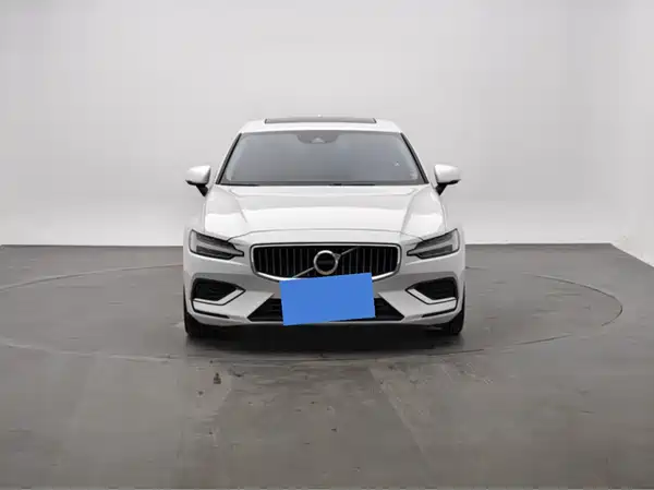 Volvo S60 2022