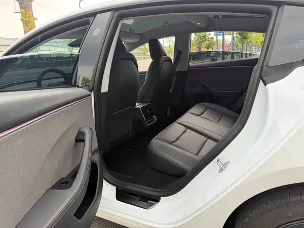 Tesla Model 3 2026