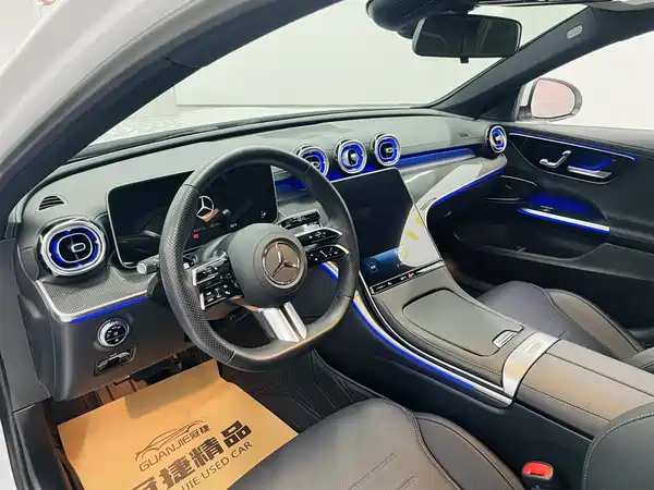 Mercedes-Benz C-Class 2024